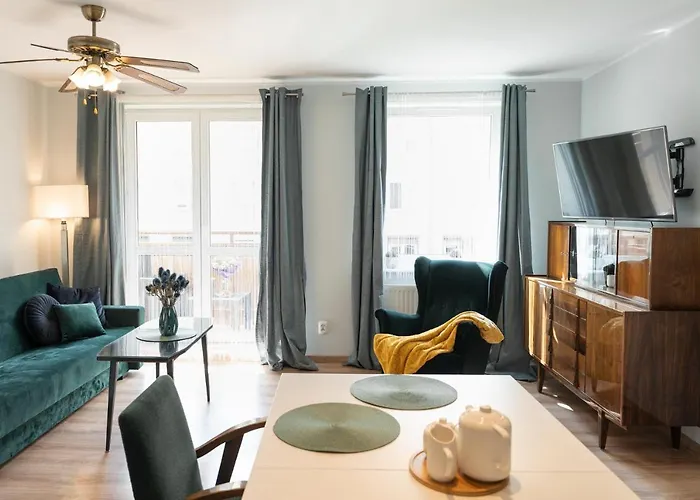 2 Bed Flat - Sleeps 4 - Parking - Wifi Apartament *