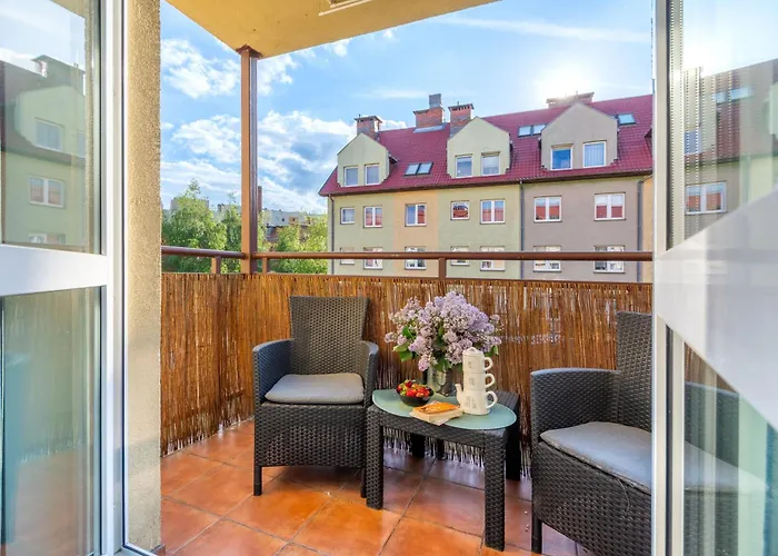 2 Bed Flat - Sleeps 4 - Parking - Wifi Apartament Szczecin